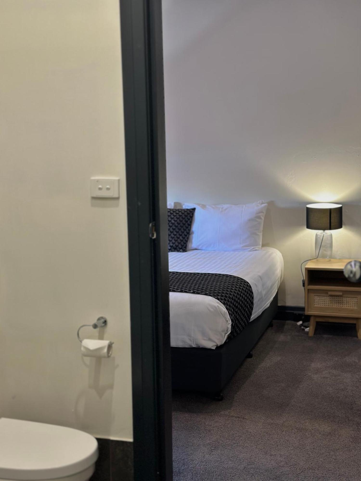 Romano'S Hotel & Suites Wagga Wagga Exterior foto